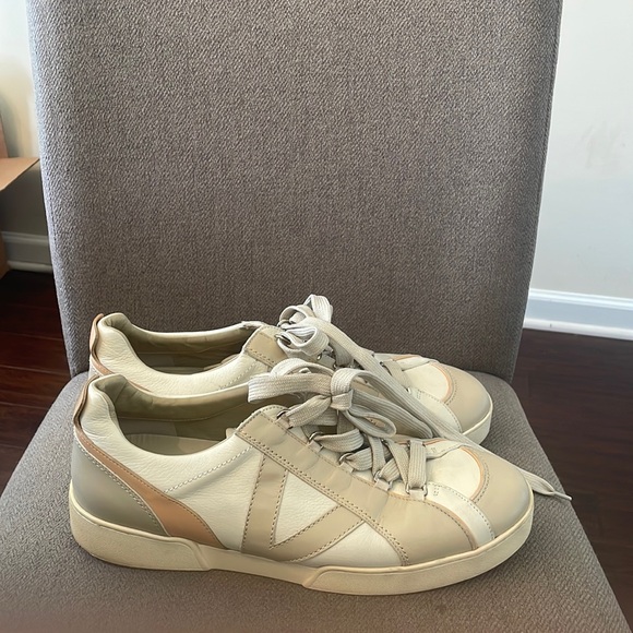 Louis Vuitton Beige X Ivory Rennes Sneaker - Picture 2 of 10